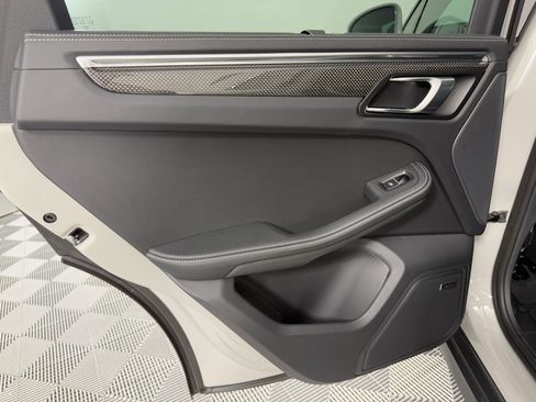 New 2026 Porsche Macan GTS image 28