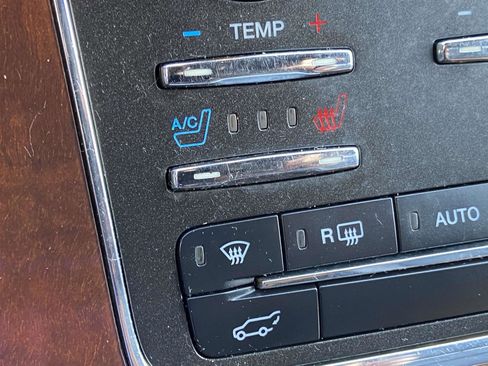 Used 2017 Lincoln Navigator Select image 19