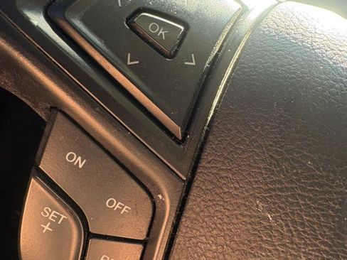 Used 2016 Ford Edge SE image 17