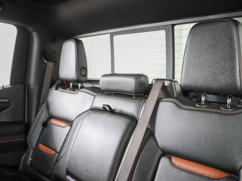 Used 2024 GMC Sierra 1500 AT4 w/ Technology Package AWD/4WD image 29