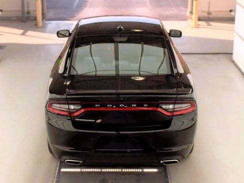 Used 2019 Dodge Charger SXT AWD/4WD image 5
