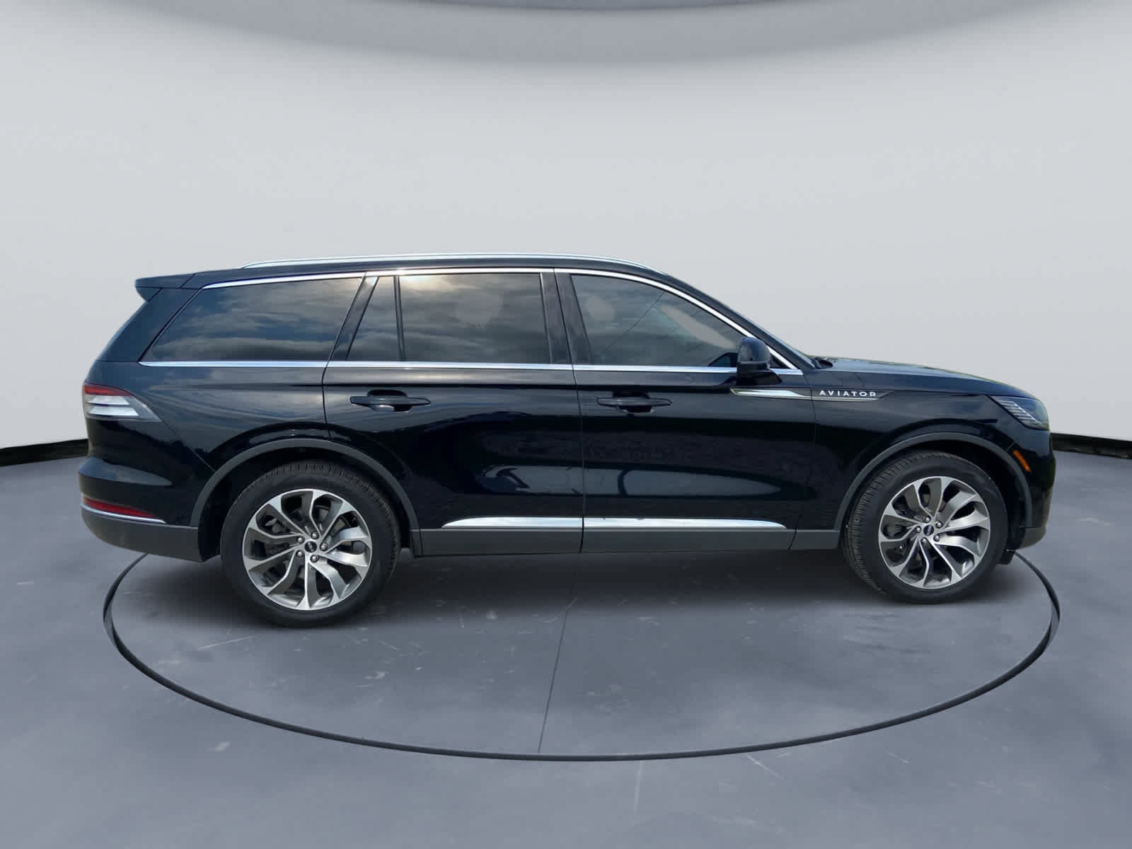 Used 2025 Lincoln Aviator Reserve w/ Illumination Package AWD/4WD image 12