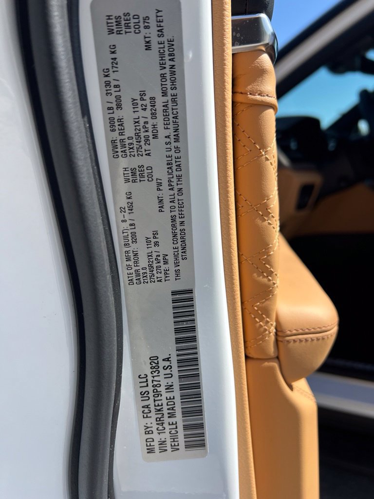 Used 2023 Jeep Grand Cherokee L Summit AWD/4WD image 38
