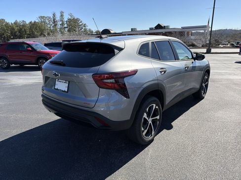 New 2026 Chevrolet Trax RS w/ Driver Confidence Package image 5