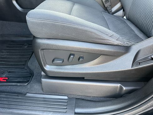 Used 2019 GMC Yukon SLE image 39