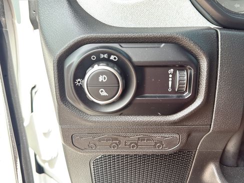 Certified 2025 Jeep Gladiator Sport AWD/4WD image 20