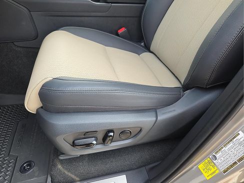 Used 2026 Lexus GX 550 AWD/4WD image 21