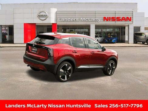 Used 2025 Nissan Kicks SR image 3