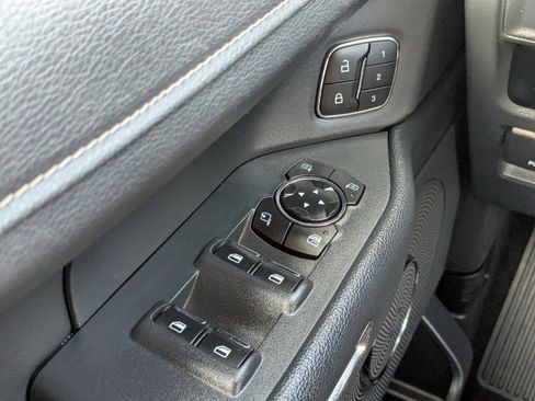 Used 2024 Ford Expedition Max XLT image 29