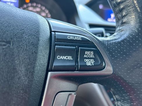 Used 2014 Honda Odyssey Touring Elite image 19