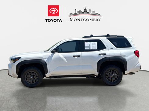 Used 2025 Toyota 4Runner SR5 AWD/4WD image 6