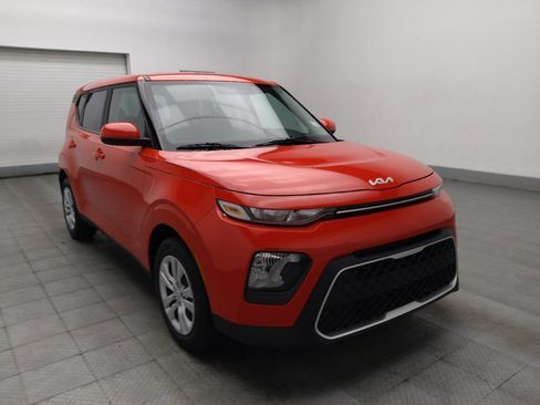 Used 2022 Kia Soul LX image 13