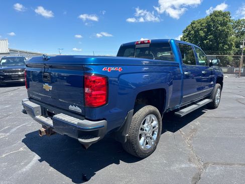 Used 2015 Chevrolet Silverado 2500 High Country w/ High Country Premium Package AWD/4WD image 5