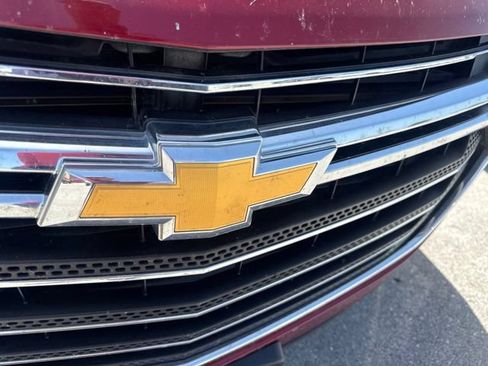 Used 2018 Chevrolet Traverse LT FWD image 21