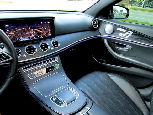 Used 2021 Mercedes-Benz E 350 4MATIC Sedan w/ Premium Package image 22