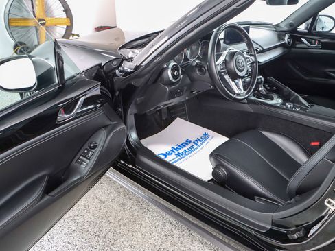 Used 2025 MAZDA MX-5 Miata RF Grand Touring image 3