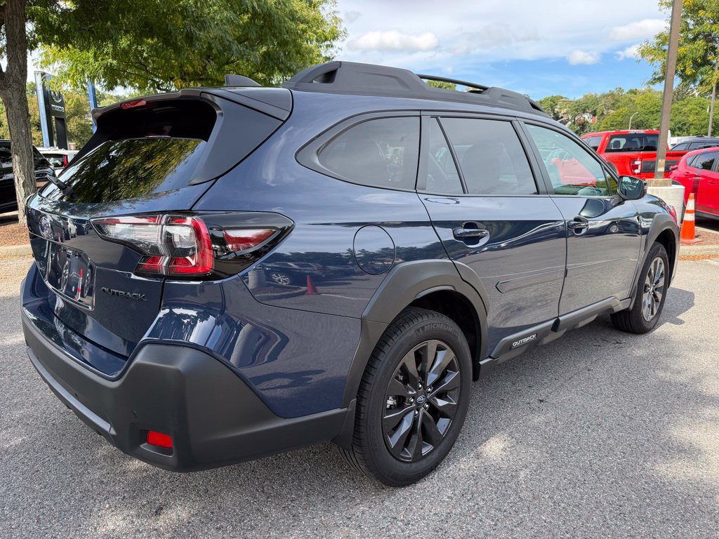 Certified 2025 Subaru Outback Onyx Edition AWD/4WD image 9