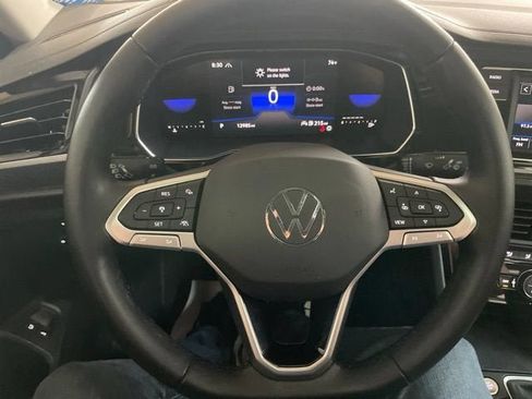 Certified 2023 Volkswagen Jetta SE w/ Panoramic Sunroof Package FWD image 18