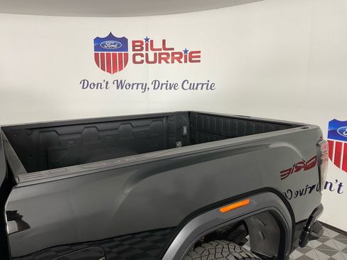 Used 2024 GMC Sierra 2500 AT4X image 11