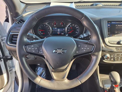 Used 2022 Chevrolet Equinox RS image 17