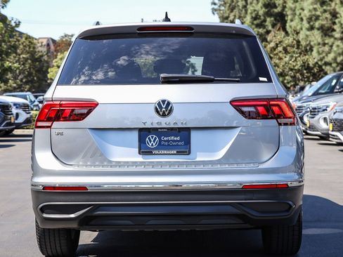 Certified 2022 Volkswagen Tiguan SE image 10