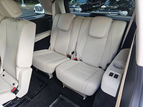 Used 2026 Mercedes-Benz GLS 450 4MATIC image 37