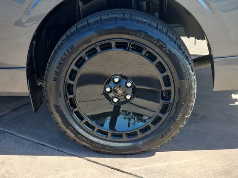 Used 2025 Ford Maverick Lobo AWD/4WD image 37