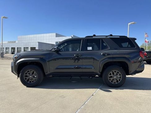 New 2026 Toyota 4Runner SR5 image 2