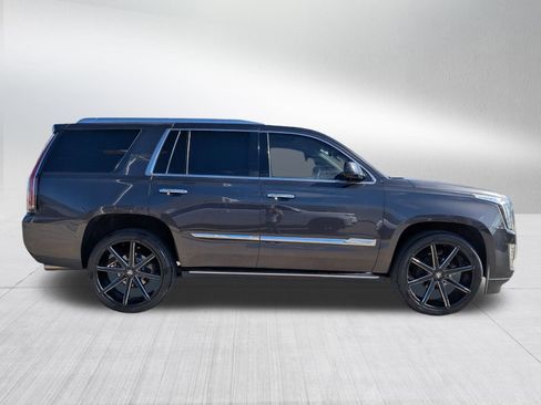 Used 2015 Cadillac Escalade Premium image 6