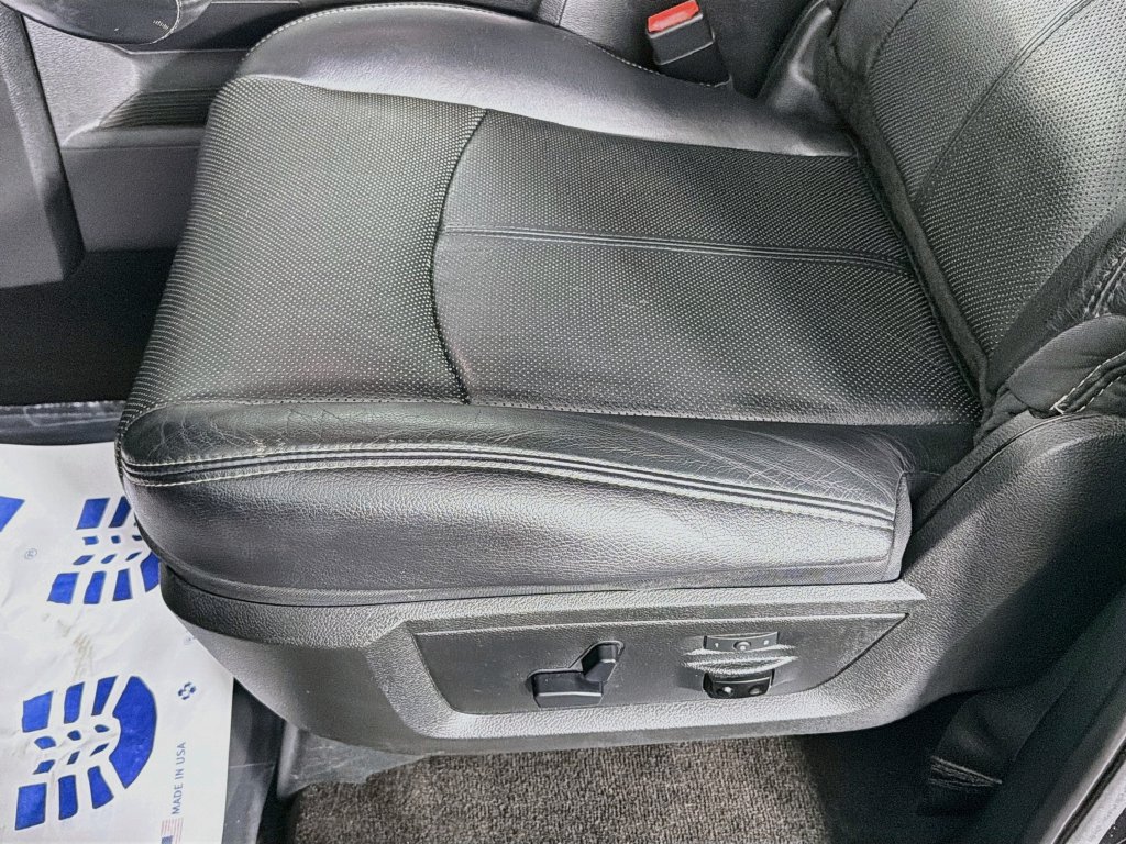 Used 2018 RAM 1500 Laramie w/ Convenience Group AWD/4WD image 19