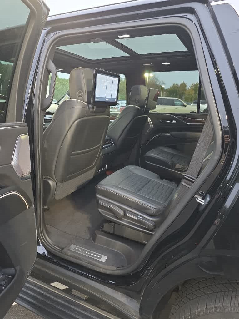 Used 2021 Cadillac Escalade Premium Luxury Platinum AWD/4WD image 6