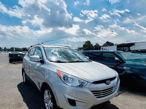 Used 2011 Hyundai Tucson GLS AWD/4WD image 2
