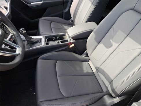 New 2025 Audi Q3 2.0T Premium image 18