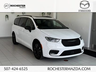 Used 2025 Chrysler Pacifica Limited