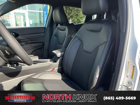 New 2026 Jeep Compass Latitude AWD/4WD image 4