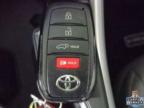 Certified 2024 Toyota Highlander XLE AWD/4WD image 31