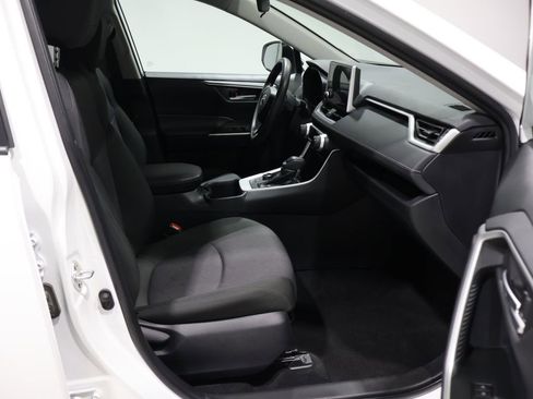 Used 2025 Toyota RAV4 XLE image 22