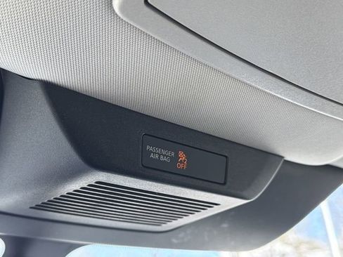 Certified 2025 Nissan Pathfinder SV AWD/4WD image 16