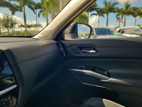 Used 2023 Nissan Pathfinder SL w/ SL Premium Package FWD image 28
