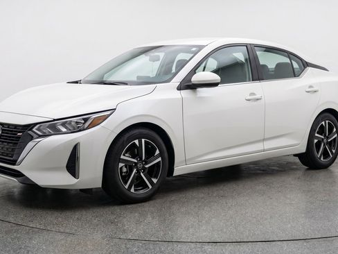 Used 2025 Nissan Sentra SV FWD image 3