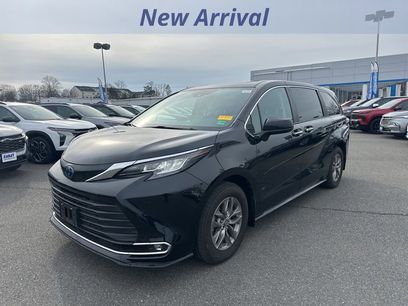 Used 2023 Toyota Sienna XLE
