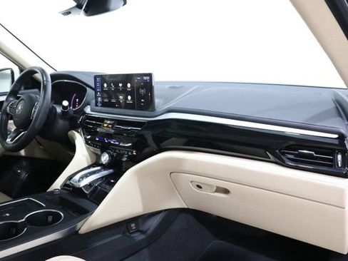 Used 2025 Acura MDX SH-AWD image 15