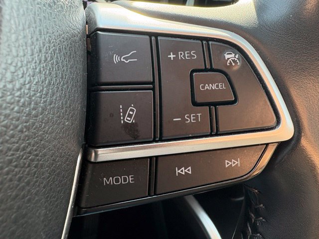 Used 2022 Toyota Highlander LE AWD/4WD image 26