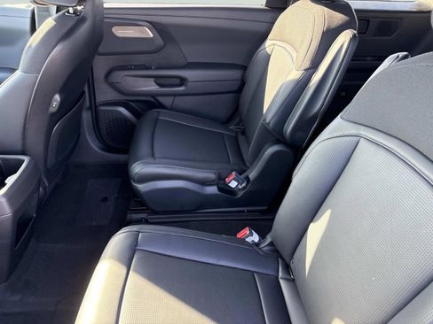 New 2027 Kia Telluride S image 13