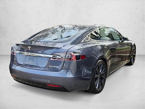 Used 2021 Tesla Model S Performance image 8