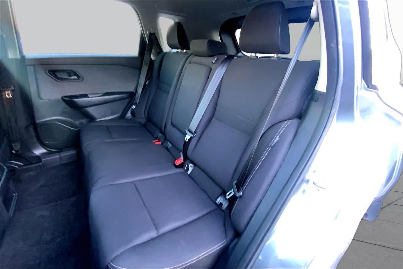 Used 2023 Nissan Rogue S FWD image 20