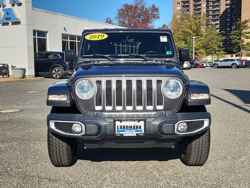Used 2019 Jeep Wrangler Unlimited Sahara image 2