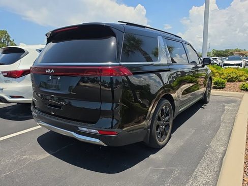 Certified 2023 Kia Carnival SX FWD image 18