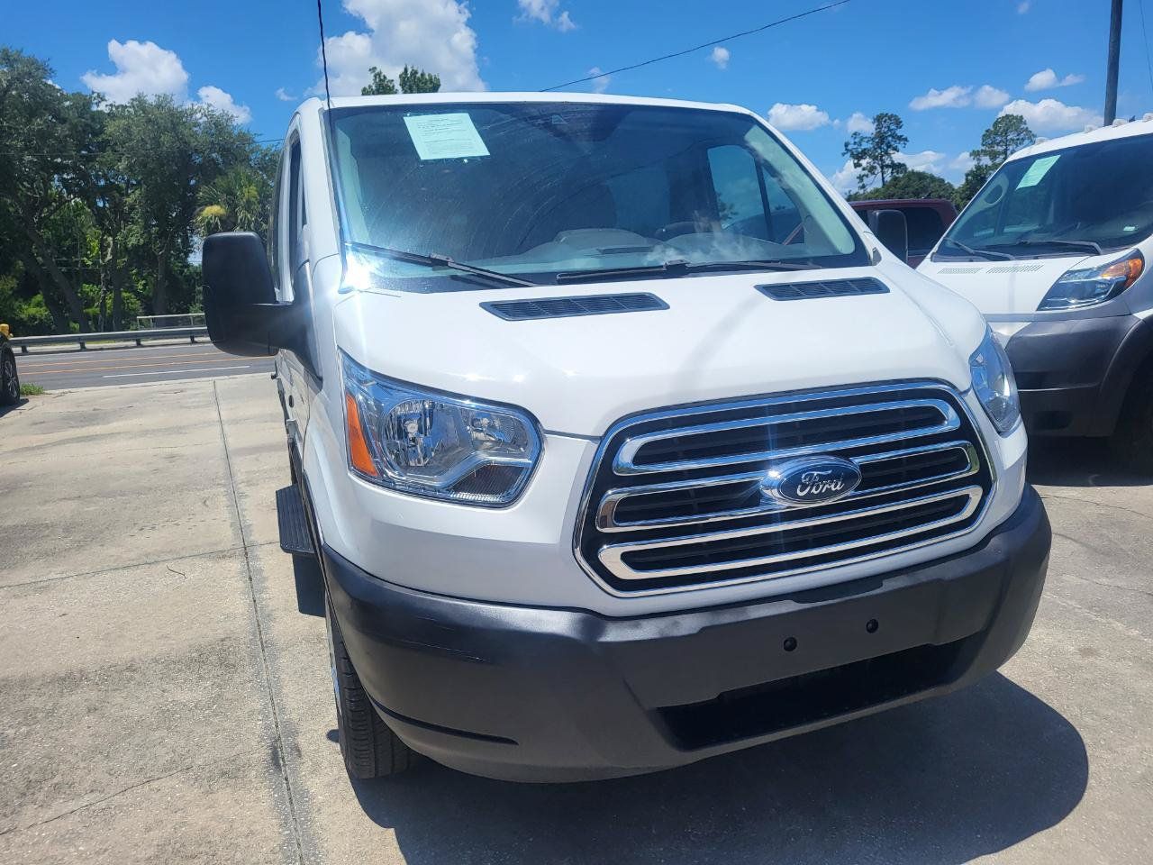 Used 2016 Ford Transit 350 XLT RWD image 6