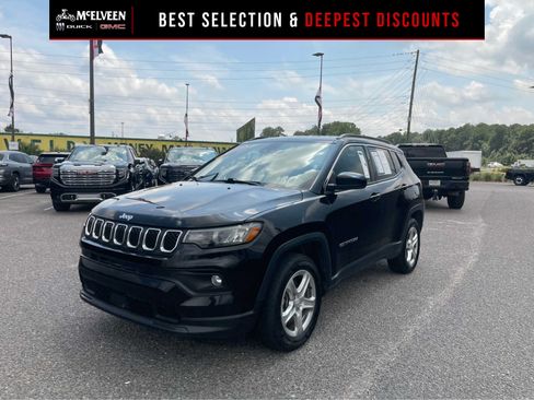Used 2024 Jeep Compass Latitude AWD/4WD image 1